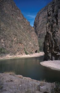 Řeka Rio Urique na dně Měděného kaňonu - Barranca del Cobre